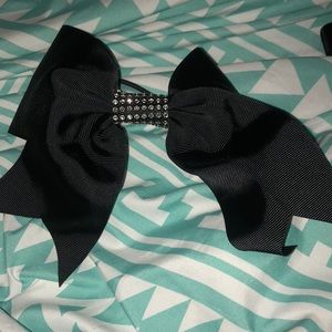 Cheer bow